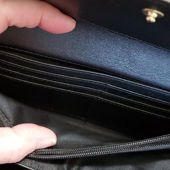 Stealth Mode black and tanish brown leather wallet - Picture 8 of 12